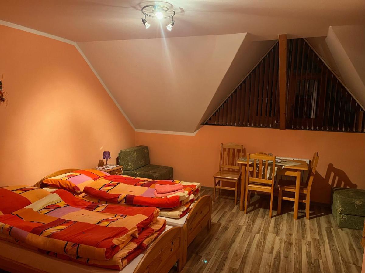 Penzion Serafin Ruzomberok Esterno foto